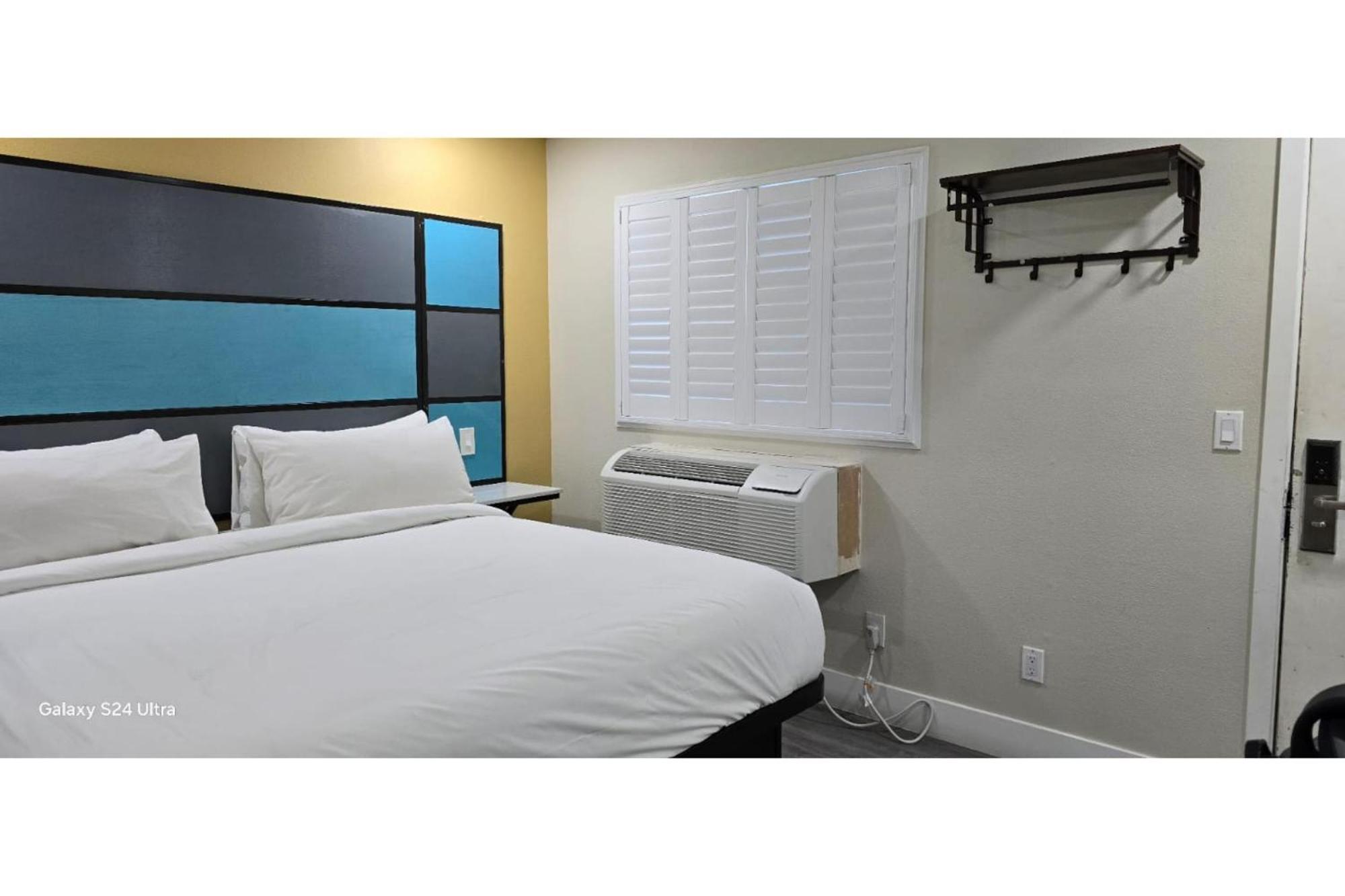 Hotel Avenida Victorville I 15 Exterior photo